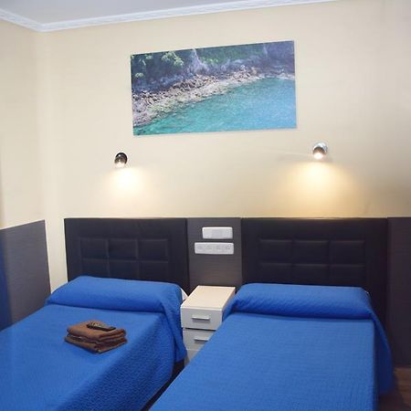 Hostal Numancia Madrid Bagian luar foto