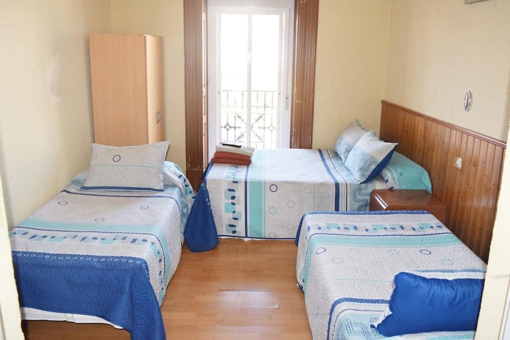 Hostal Numancia Madrid Bagian luar foto