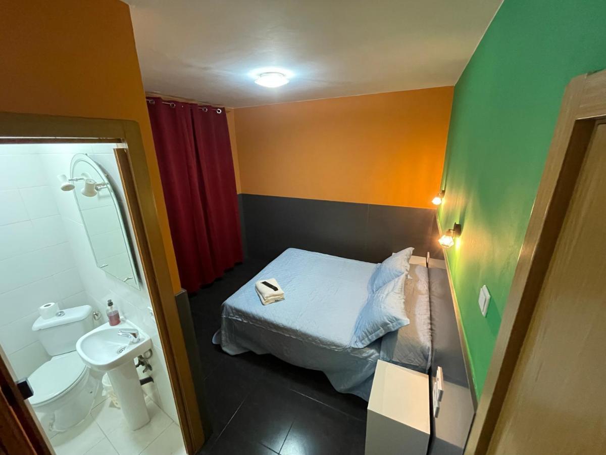 Hostal Numancia Madrid Bagian luar foto