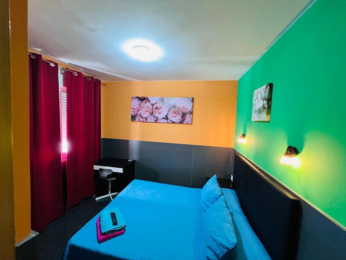 Hostal Numancia Madrid Bagian luar foto