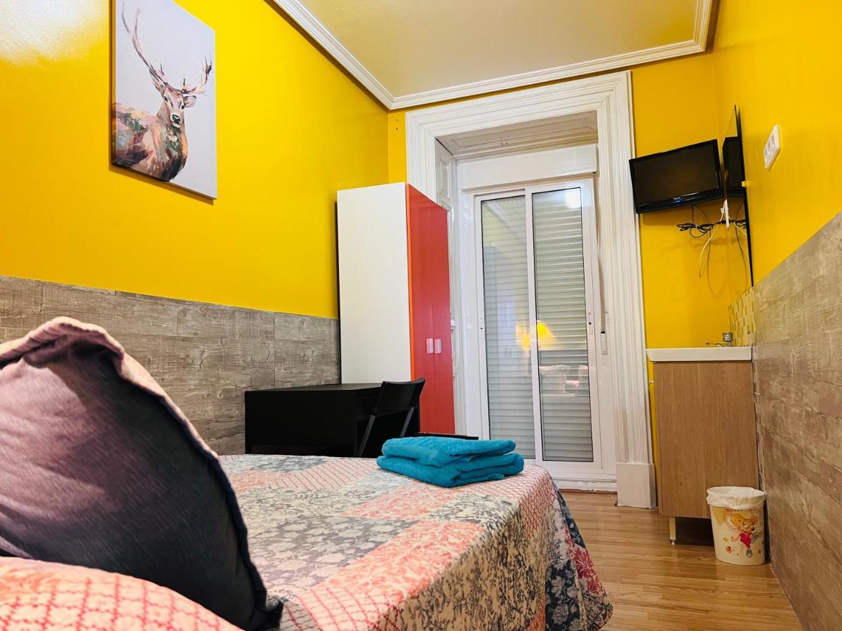 Hostal Numancia Madrid Bagian luar foto