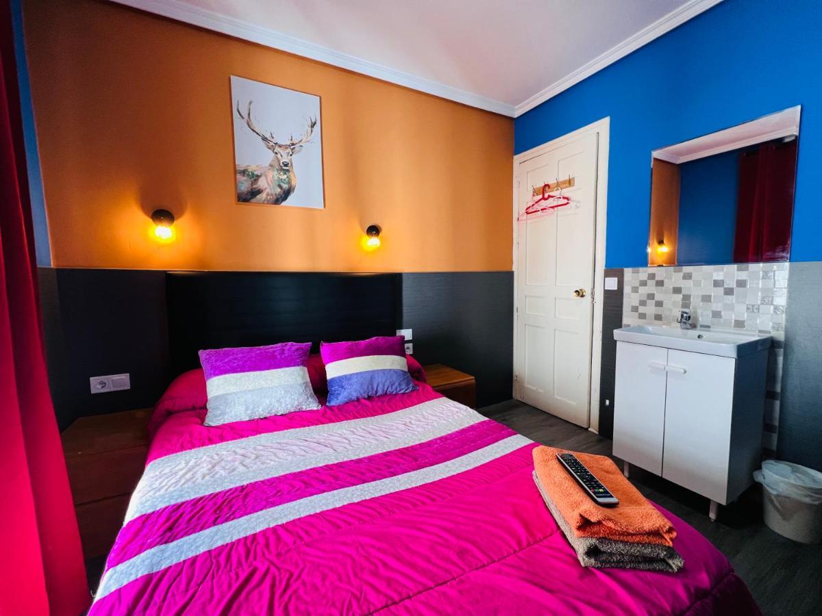 Hostal Numancia Madrid Bagian luar foto