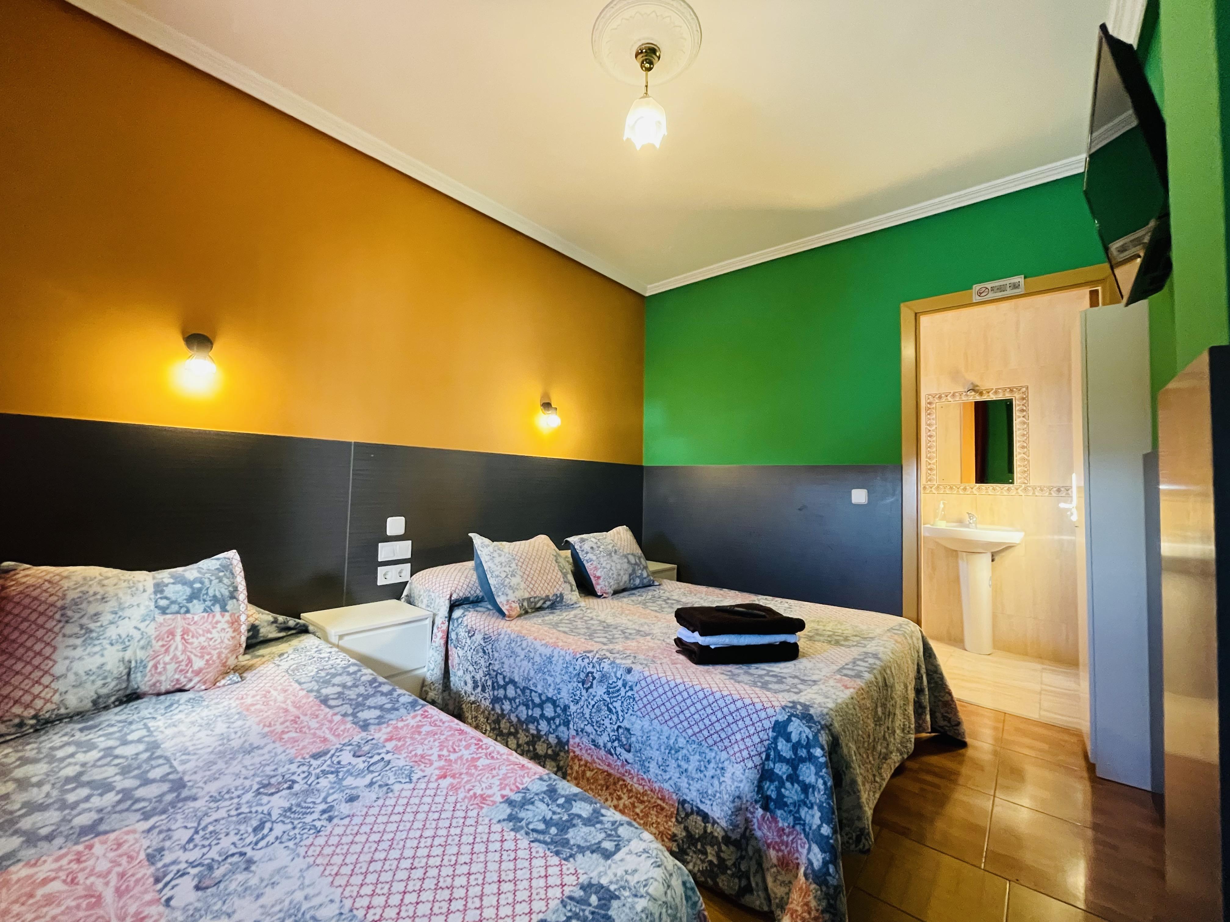 Hostal Numancia Madrid Bagian luar foto