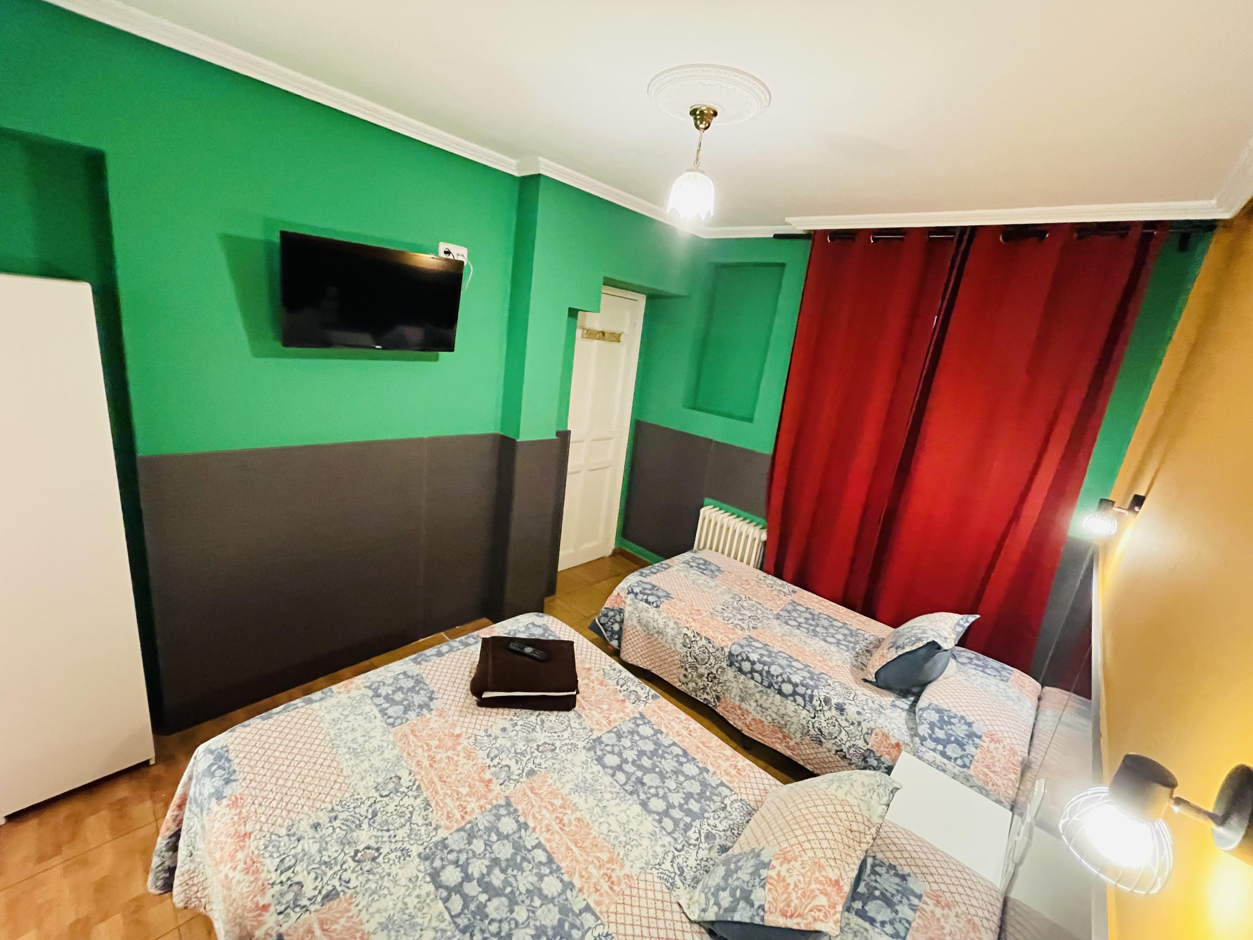 Hostal Numancia Madrid Bagian luar foto