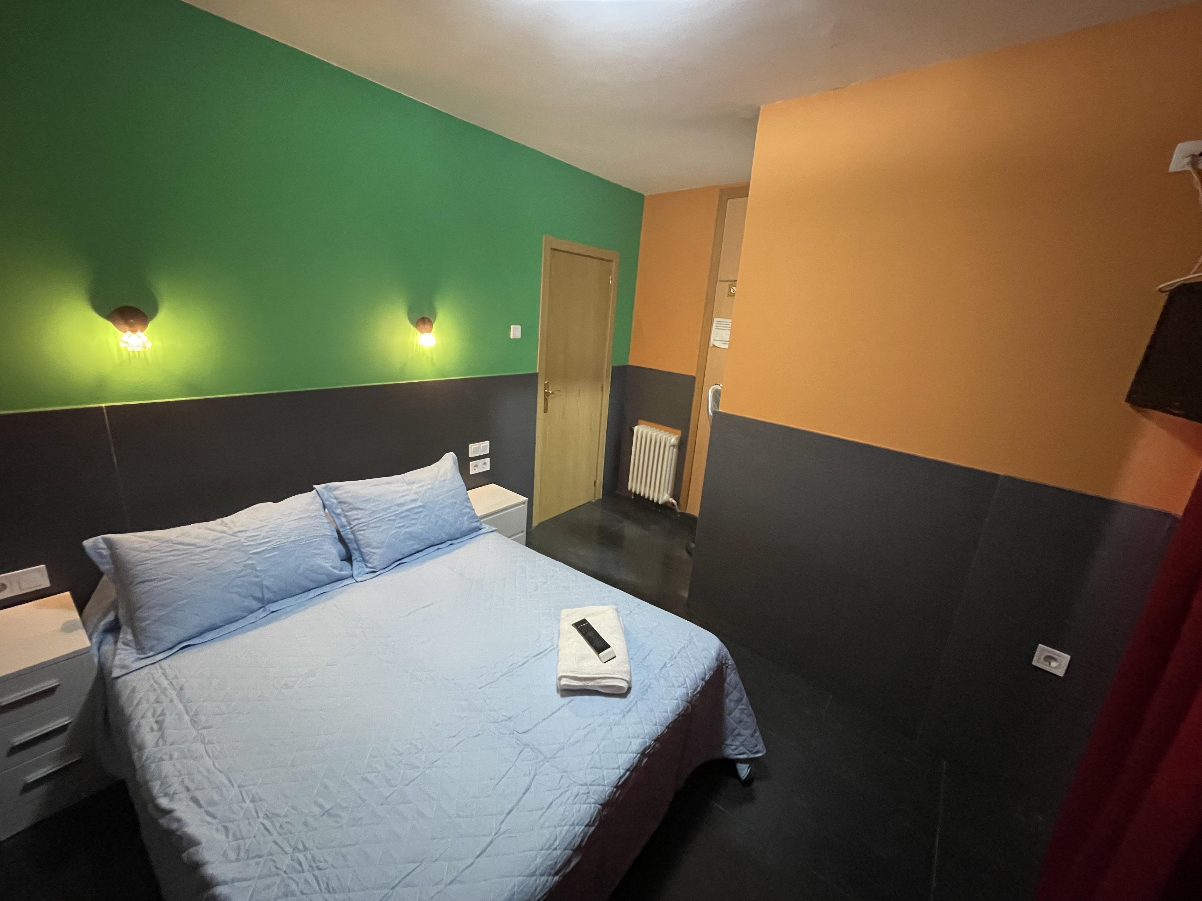 Hostal Numancia Madrid Bagian luar foto