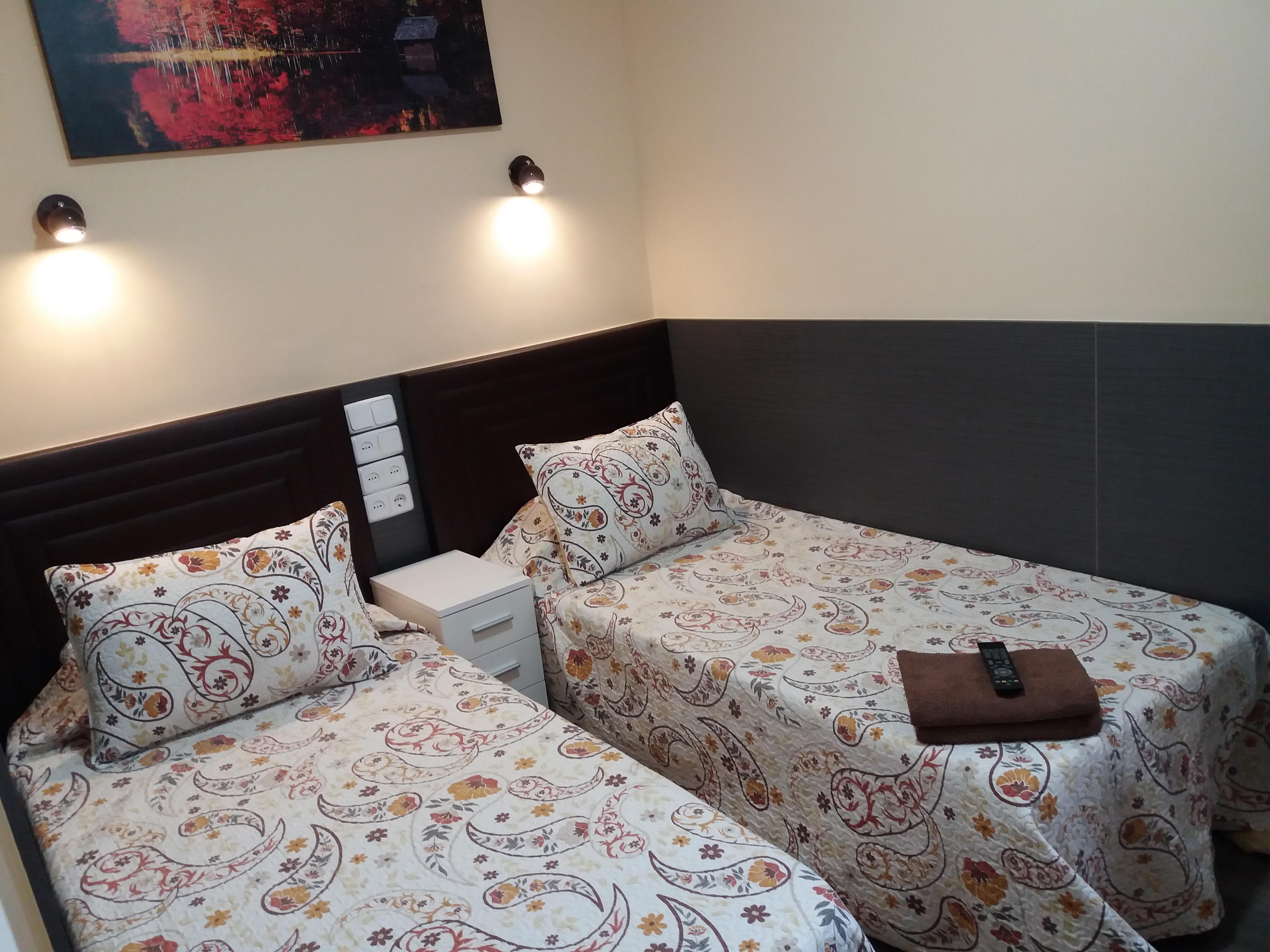 Hostal Numancia Madrid Bagian luar foto