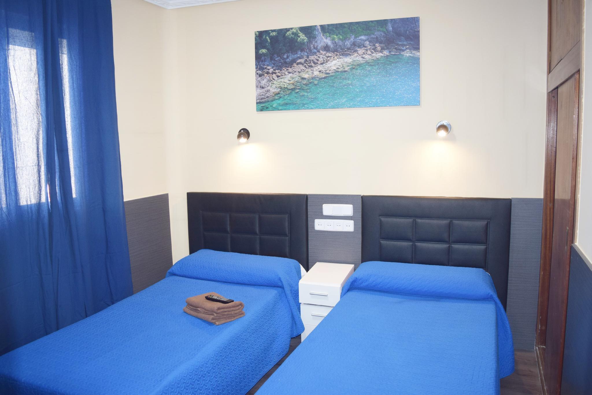 Hostal Numancia Madrid Bagian luar foto