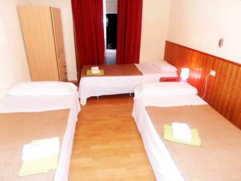Hostal Numancia Madrid Bagian luar foto