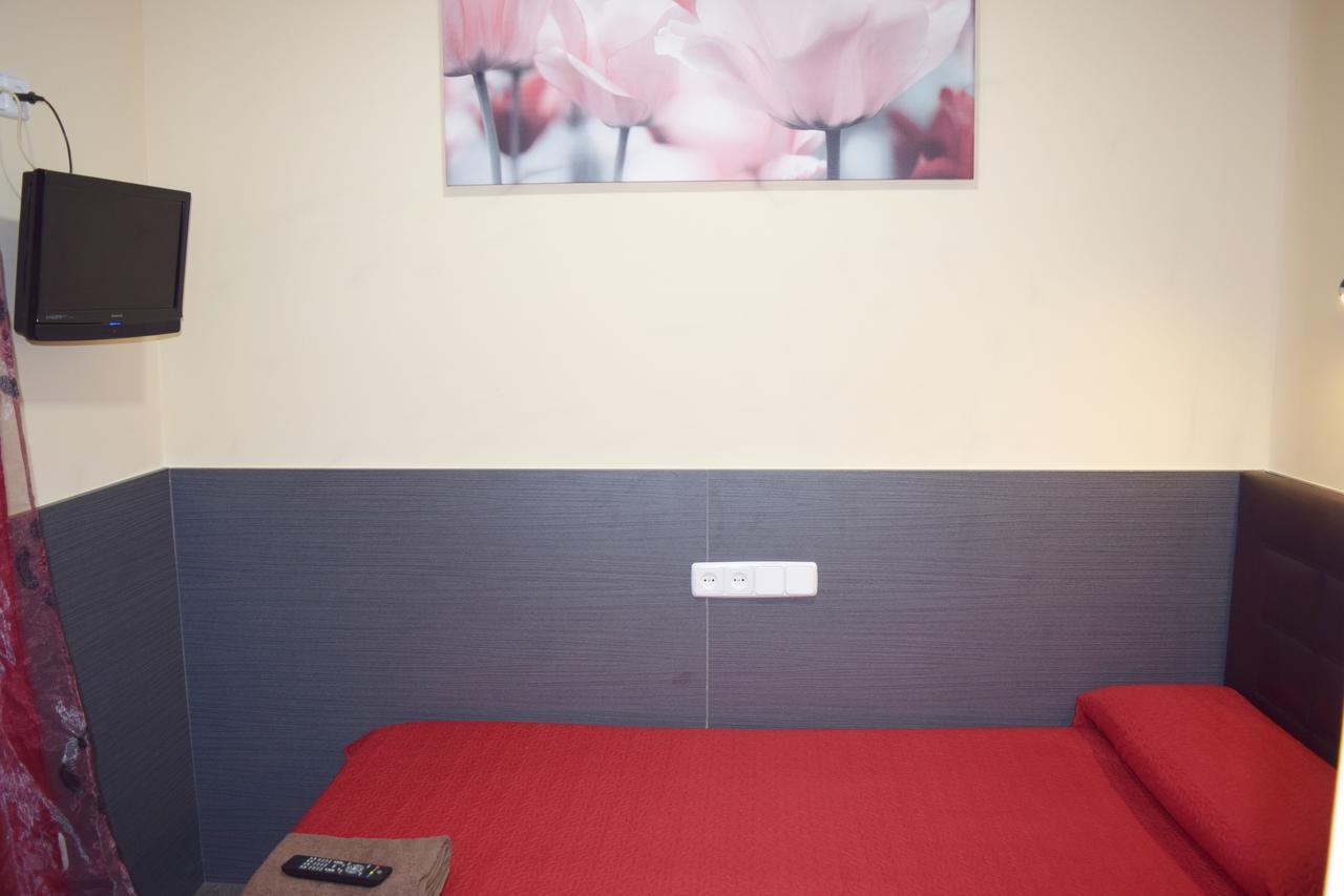 Hostal Numancia Madrid Bagian luar foto