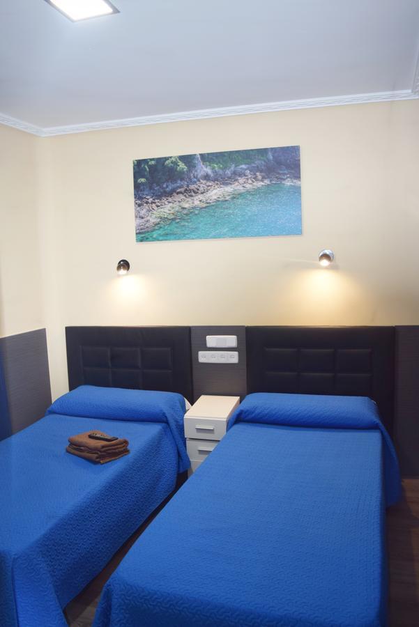 Hostal Numancia Madrid Bagian luar foto