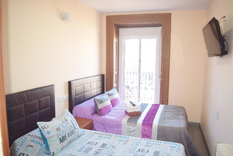 Hostal Numancia Madrid Bagian luar foto