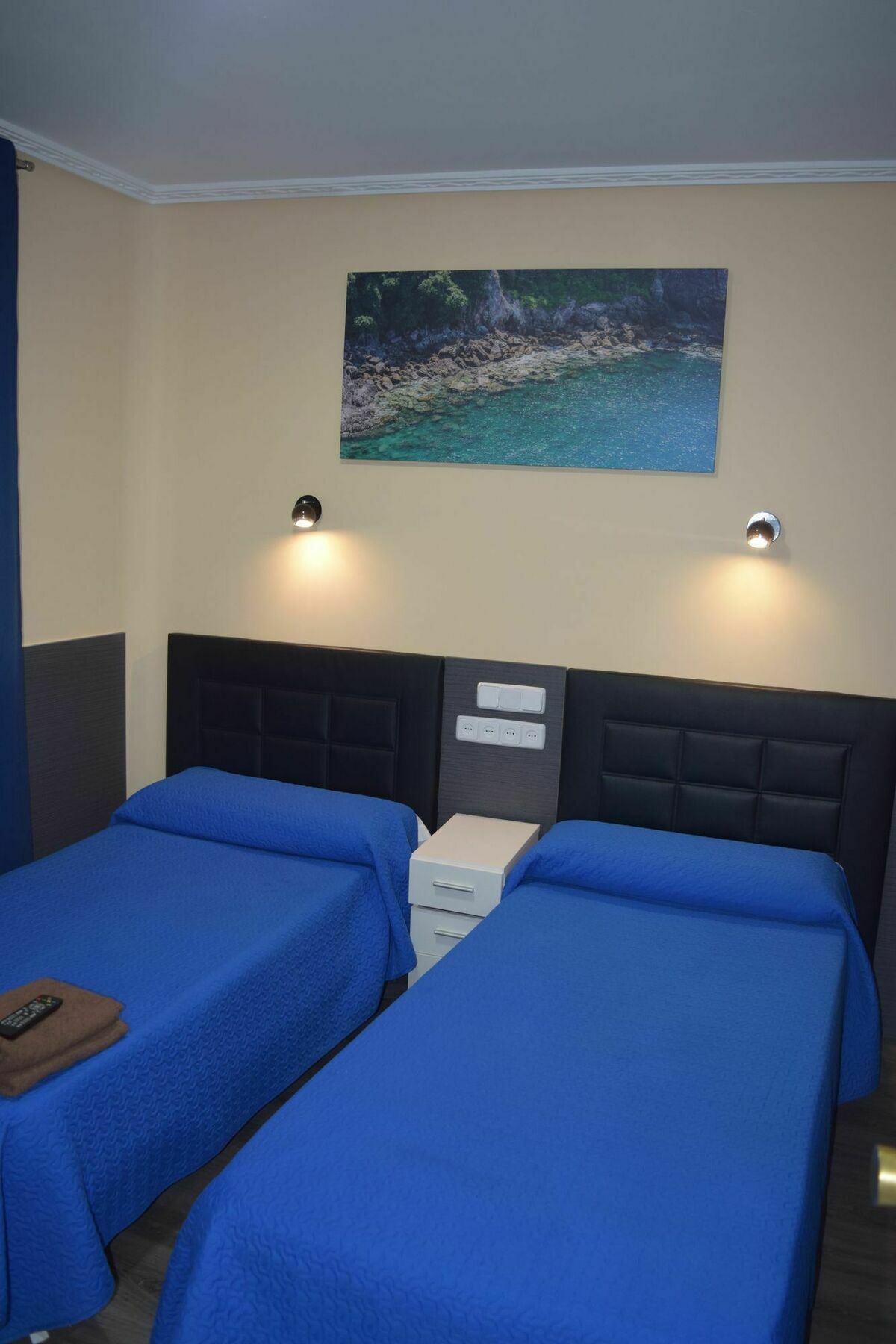Hostal Numancia Madrid Bagian luar foto
