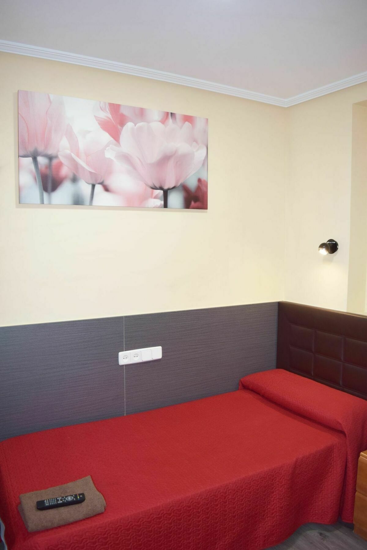 Hostal Numancia Madrid Bagian luar foto